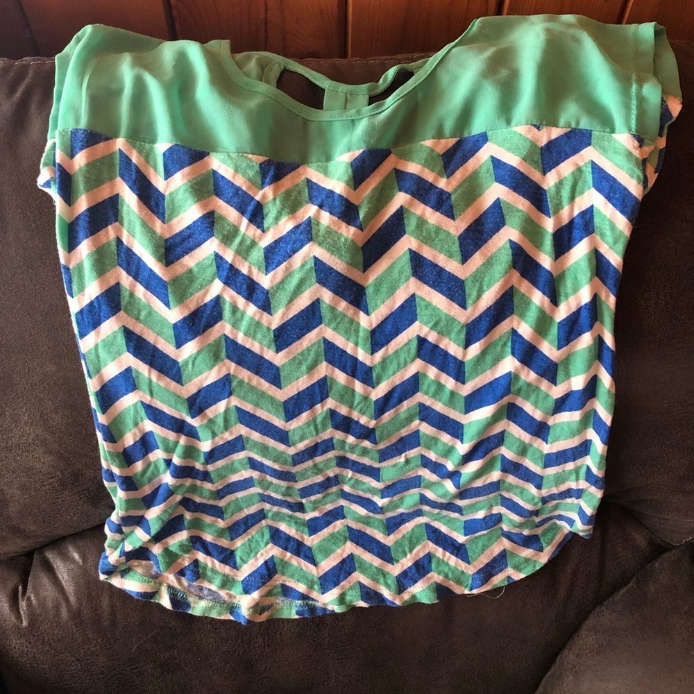 Short sleeve top